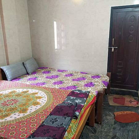 Sarvesh Arundekar Home Stay In Beach Side Ac Room Гокарна Екстер'єр фото