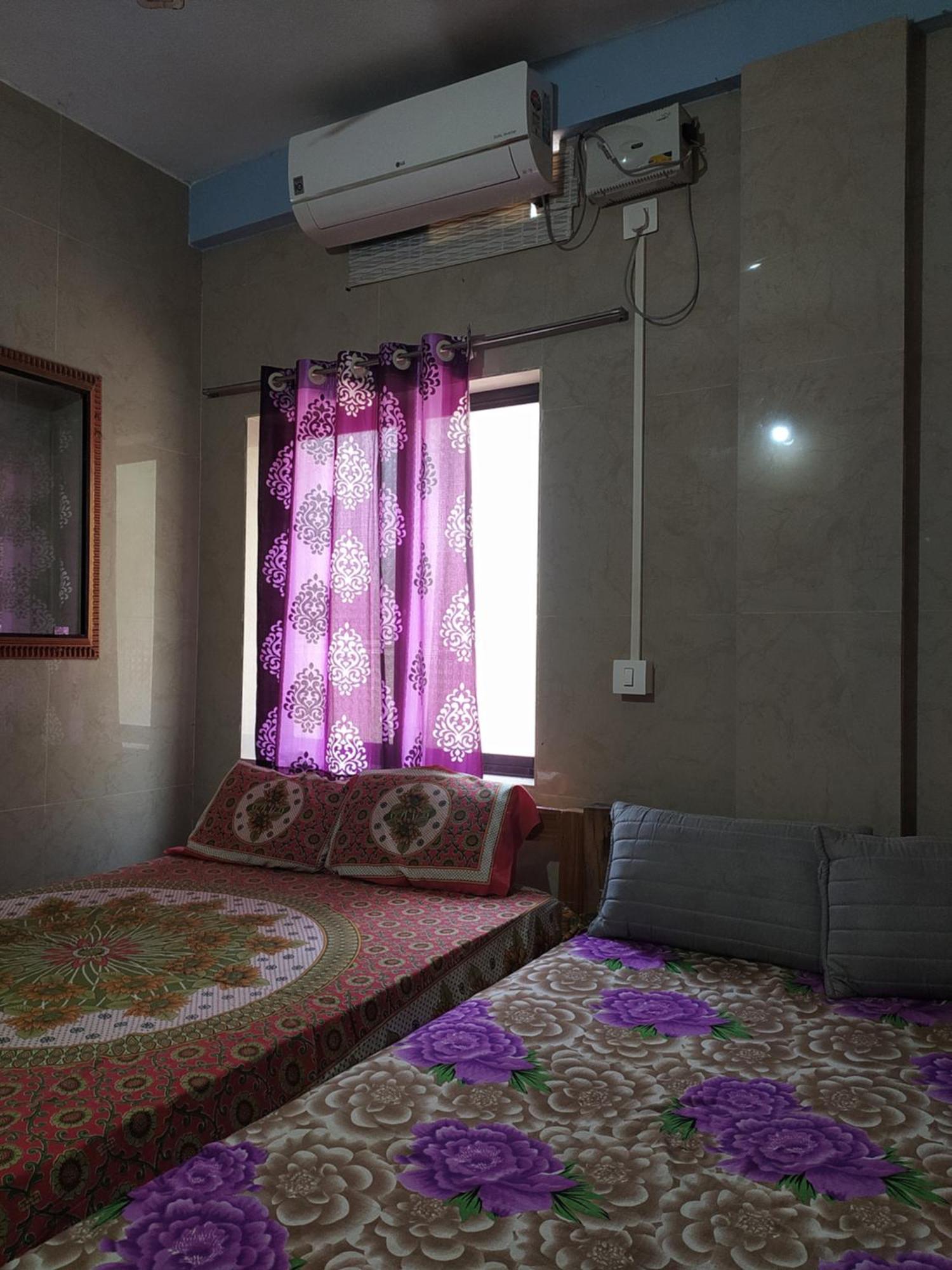 Sarvesh Arundekar Home Stay In Beach Side Ac Room Гокарна Екстер'єр фото
