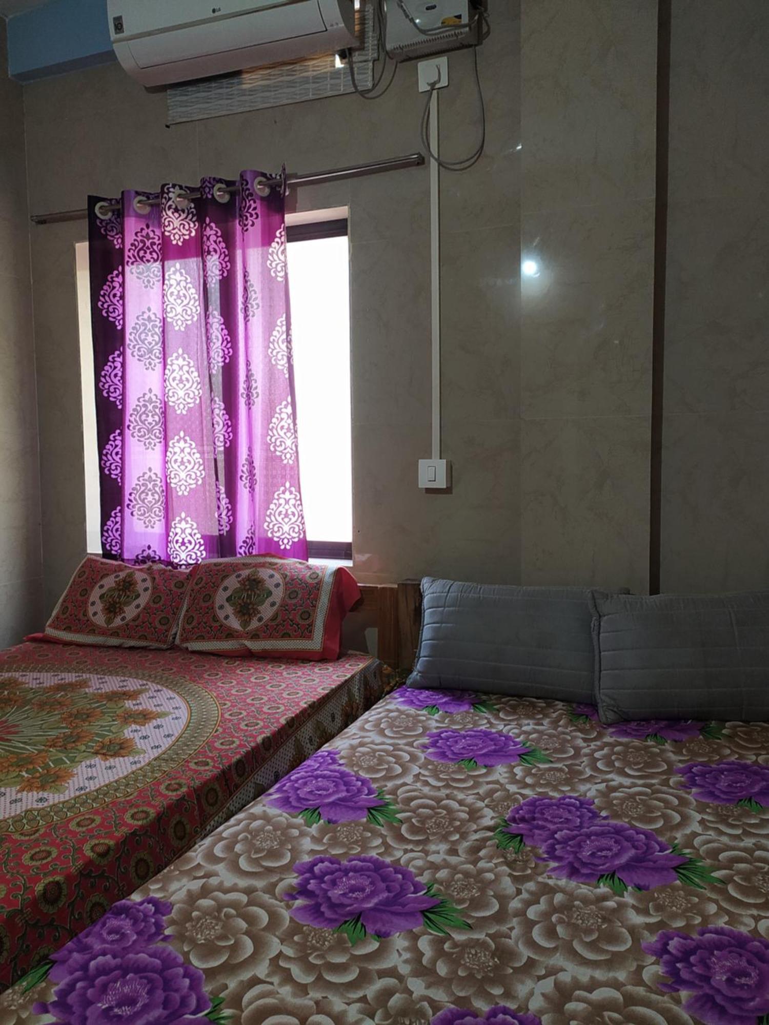 Sarvesh Arundekar Home Stay In Beach Side Ac Room Гокарна Екстер'єр фото